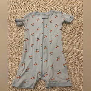 Short sleeve zip sleeper